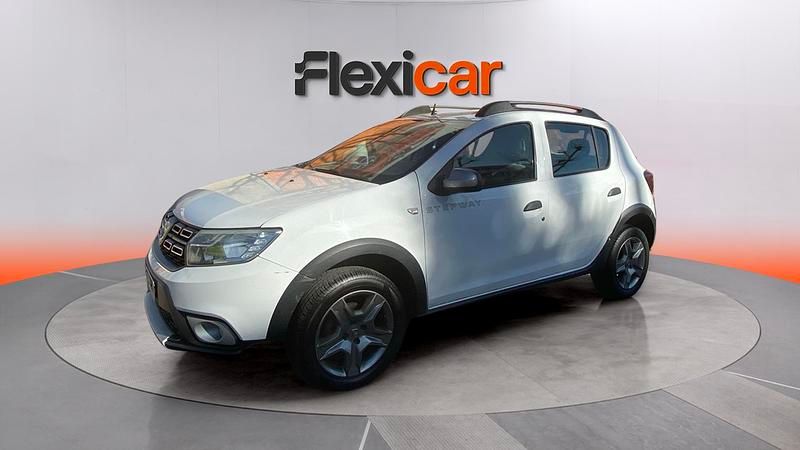 Usado Dacia Sandero Lauréate 90 CV (66 kW) 2018 Blanco Utilitario