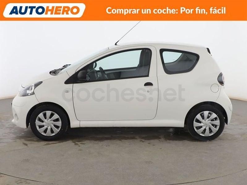 Usado Toyota Aygo City 68 CV (50 kW) 2014 Blanco Utilitario