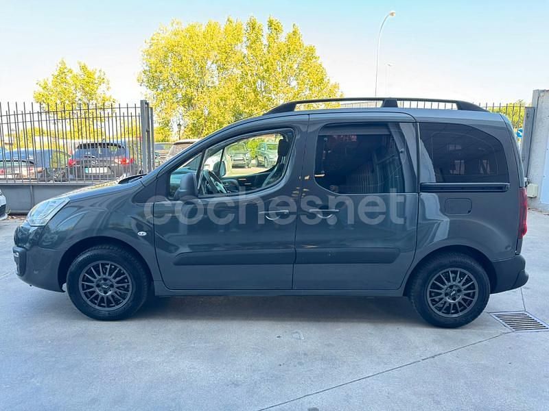 Usado Citroën Berlingo Live 100 CV (73 kW) 2018 Gris / plata Monovolumen