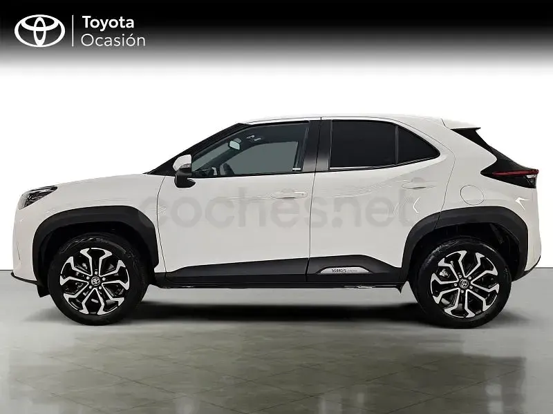 Usado Toyota Yaris Cross Active 116 CV (85 kW) 2022 Blanco SUV