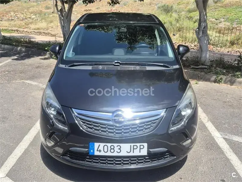 Usado Opel Zafira Tourer Excellence 140 CV (102 kW) 2016 Negro Monovolumen