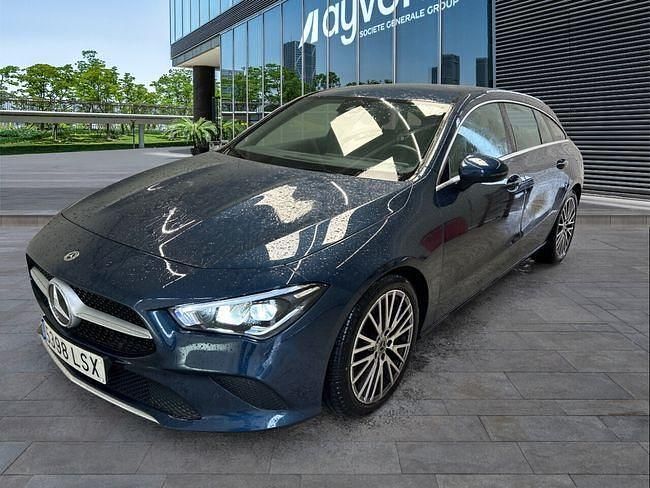 Usado Mercedes CLA220 Shooting Brake 190 CV (139 kW) 2021 Azul Familiar