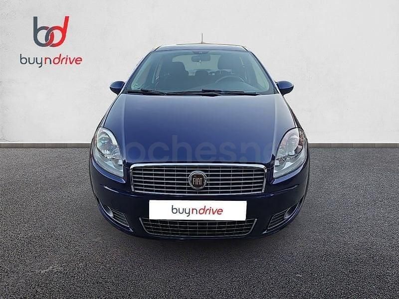 Usado Fiat Linea Emotion 90 CV (66 kW) 2009 Blanco Berlina