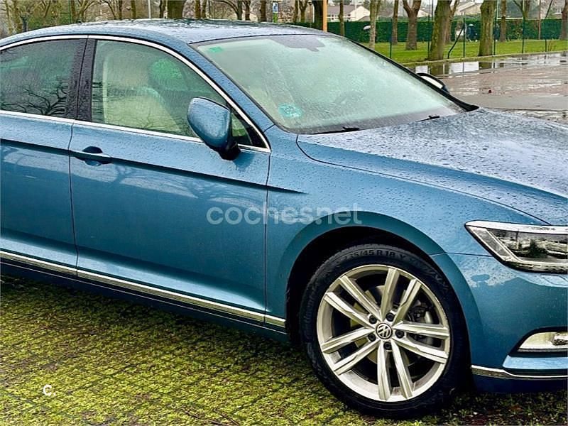 Usado VW Passat Sportline 150 CV (110 kW) 2017 Azul Berlina