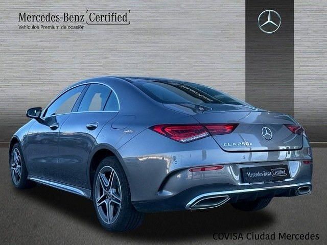 Usado Mercedes CLA250e 218 CV (160 kW) 2023 Gris montaña Berlina