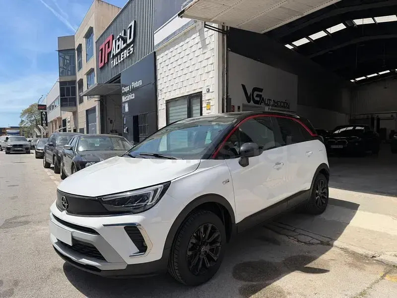 Usado Opel Crossland X GS Line 110 CV (80 kW) 2021 Blanco SUV
