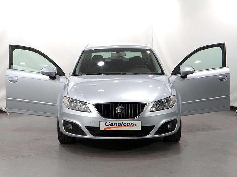 Usado Seat Exeo Style 143 CV (105 kW) 2011 Gris Berlina