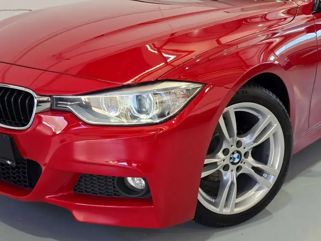 Usado BMW 318 Shadowline 143 CV (105 kW) 2013 Rojo Familiar
