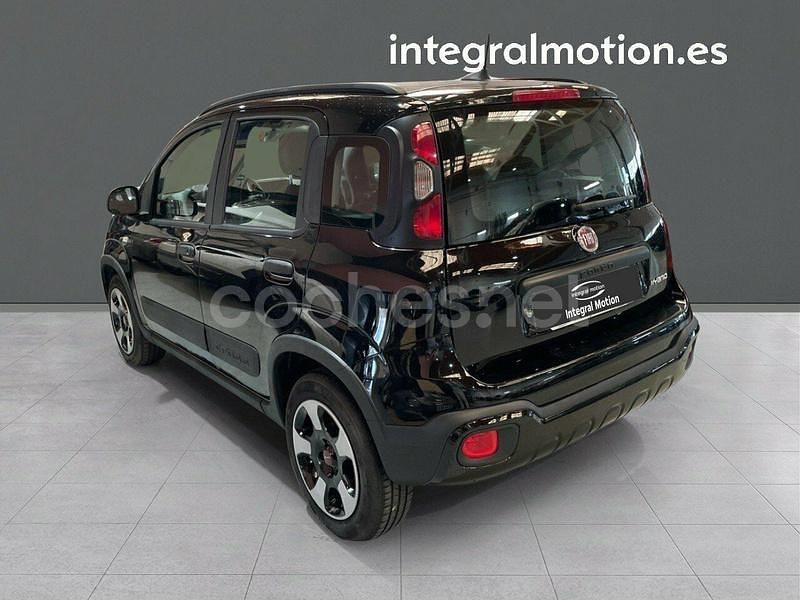 Usado Fiat Panda Cross Cross 70 CV (51 kW) 2022 Negro Utilitario