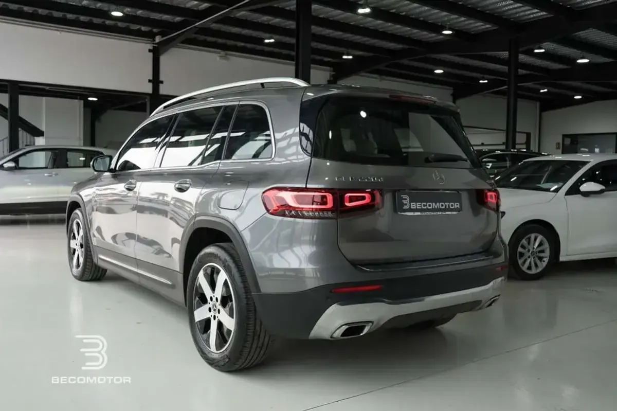 Usado Mercedes GLB220 190 CV (139 kW) 2020 Gris SUV