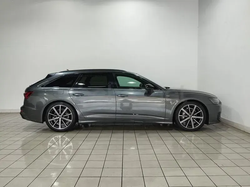 Usado Audi A6 245 CV (180 kW) 2025 Gris / plata Familiar