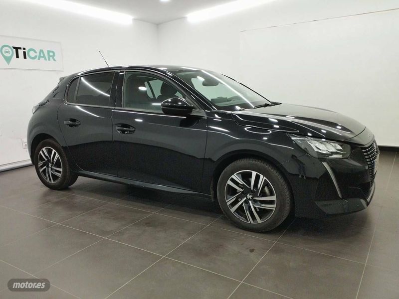 Usado Peugeot 208 Allure 102 CV (75 kW) 2022 Negro Utilitario