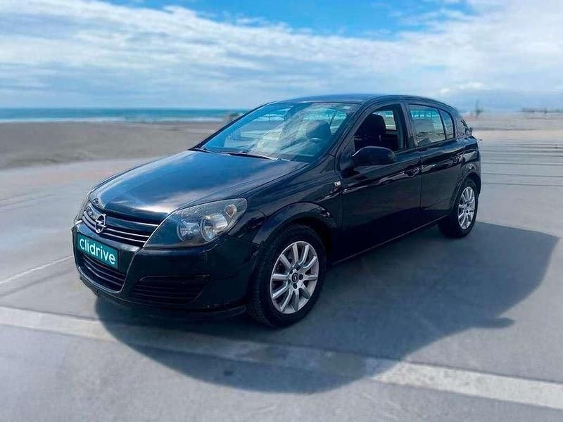 Usado Opel Astra GTC Sport 120 CV (88 kW) 2005 Negro Utilitario
