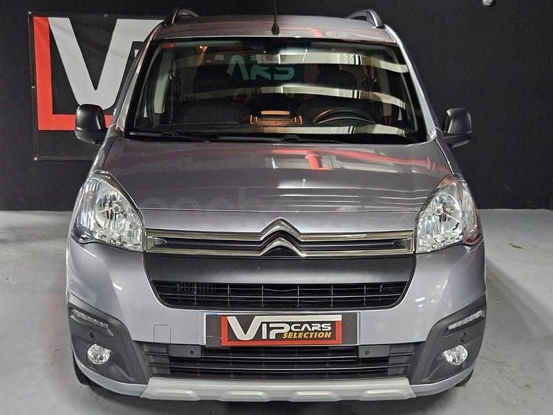 Usado Citroën Berlingo Feel 110 CV (80 kW) 2017 Gris / plata Monovolumen