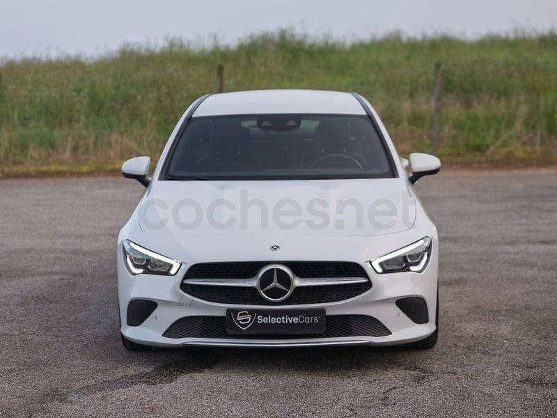 Usado Mercedes CLA200 Shooting Brake 150 CV (110 kW) 2021 Blanco Familiar