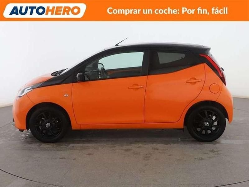 Usado Toyota Aygo X-play 72 CV (52 kW) 2019 Naranja Utilitario
