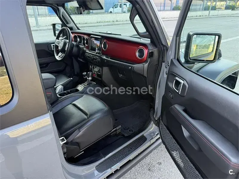 Usado Jeep Wrangler Rubicon 270 CV (198 kW) 2022 Gris / plata SUV