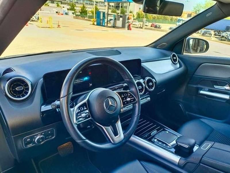 Usado Mercedes GLA200 163 HP (119 kW) 2022 Cinzento SUV