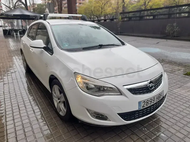 Usado Opel Astra Essentia 100 CV (73 kW) 2010 Blanco Berlina