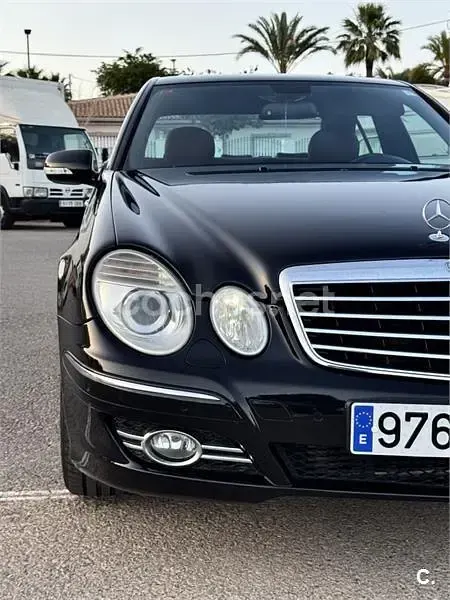 Usado Mercedes E280 Avantgarde 190 CV (139 kW) 2007 Negro Berlina