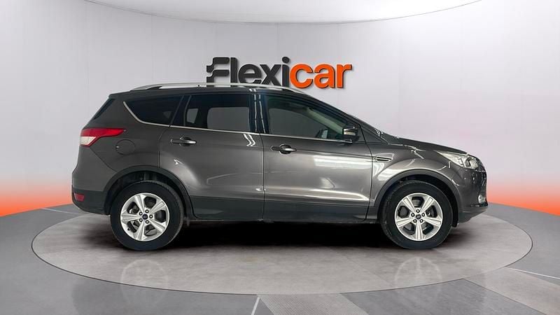 Usado Ford Kuga Titanium 120 CV (88 kW) 2016 Gris SUV