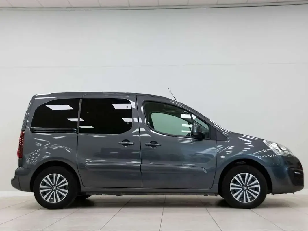 Usado Peugeot TePee Active 99 CV (72 kW) 2018 Gris Van