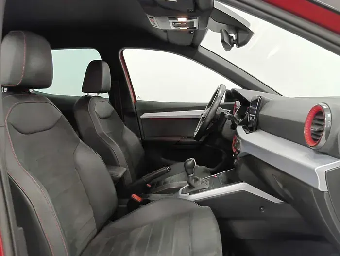 Usado Seat Arona FR 110 CV (80 kW) 2021 Rojo SUV