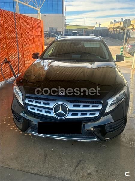 Usado Mercedes GLA180 122 CV (89 kW) 2020 Negro SUV