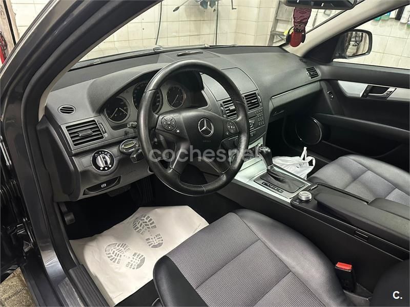 Violeta / lila Usado 2007 Mercedes C320 Avantgarde Berlina | 7000 € (Buen precio) - Imagen 1/4