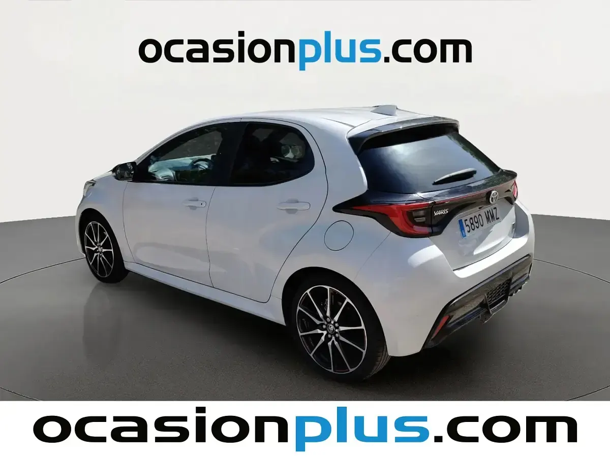 Usado Toyota Yaris Hybrid Sport 116 CV (85 kW) 2024 Blanco Berlina