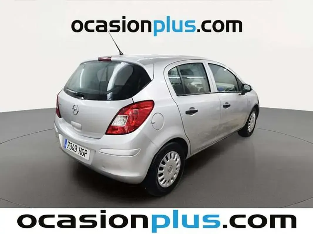 Usado Opel Corsa Essentia 86 CV (63 kW) 2011 Plateado Utilitario