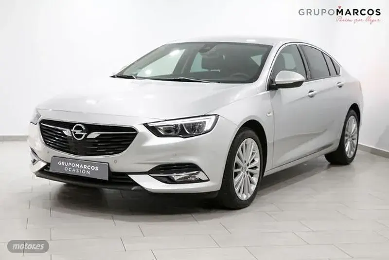 Usado Opel Insignia Innovation 165 CV (121 kW) 2019 Plateado