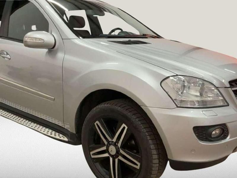 Usado Mercedes ML320 224 CV (164 kW) 2007 Plateado SUV