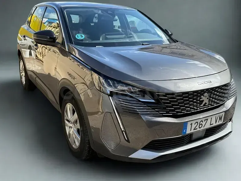 Usado Peugeot 3008 Active 130 CV (95 kW) 2022 Gris / plata SUV