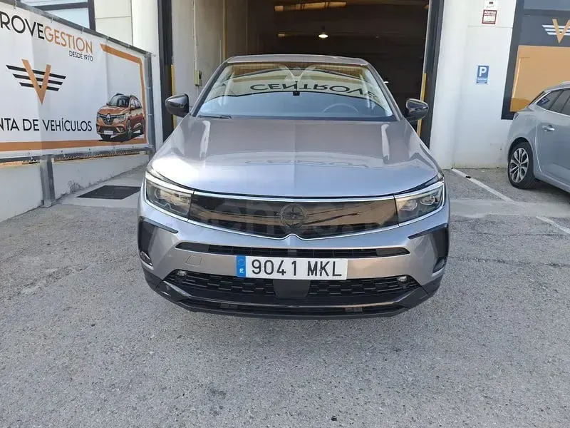 Usado Opel Grandland X 130 CV (95 kW) 2023 Gris / plata SUV