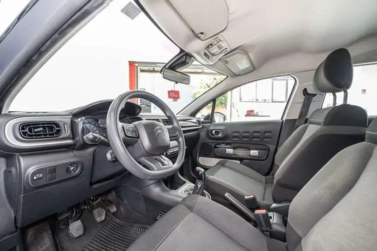 Usado Citroën C3 Live 83 CV (61 kW) 2019 Gris Utilitario