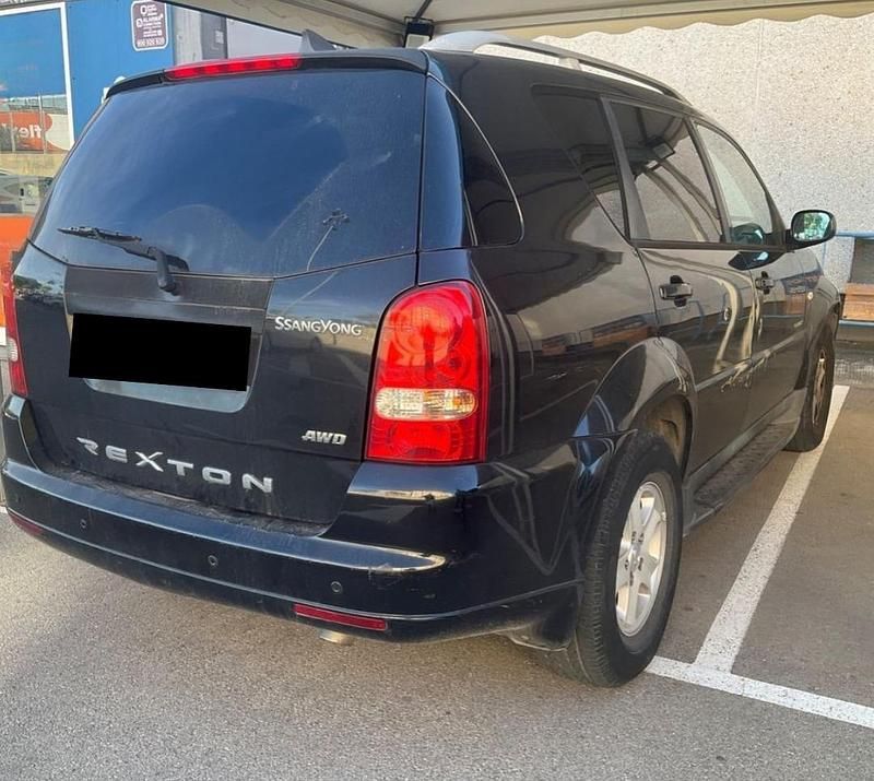 Usado SsangYong Rexton Limited 163 CV (119 kW) 2009 Negreo SUV