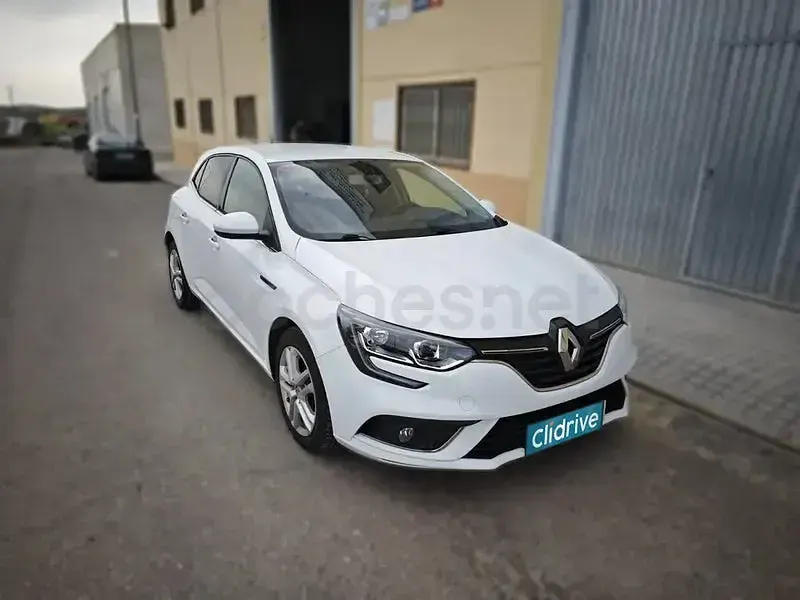 Usado Renault Mégane IV Life 90 CV (66 kW) 2018 Blanco Berlina