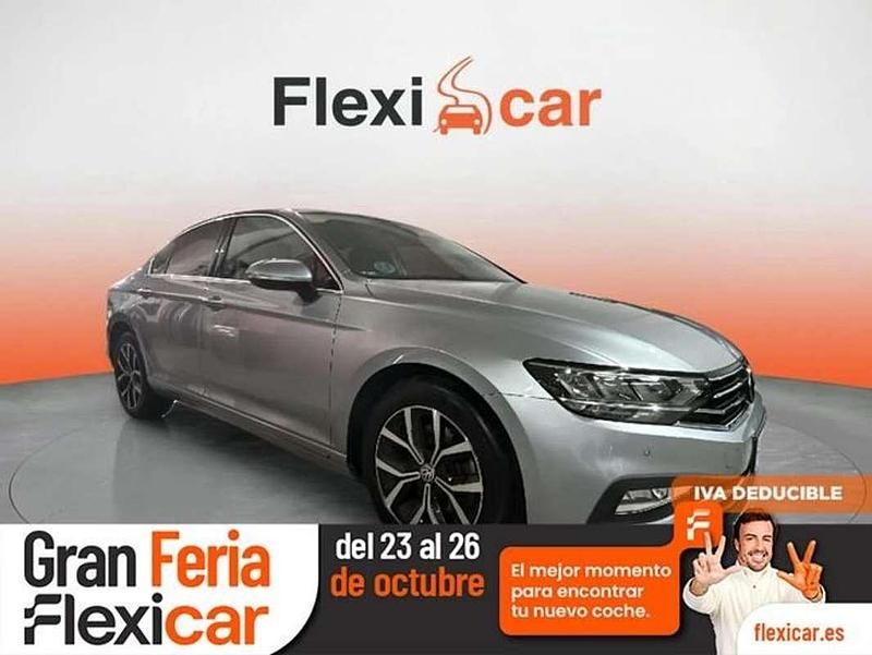 Gris Usado 2020 VW Passat Executive Berlina | 17.890 € (Buen precio) - Imagen 1/4