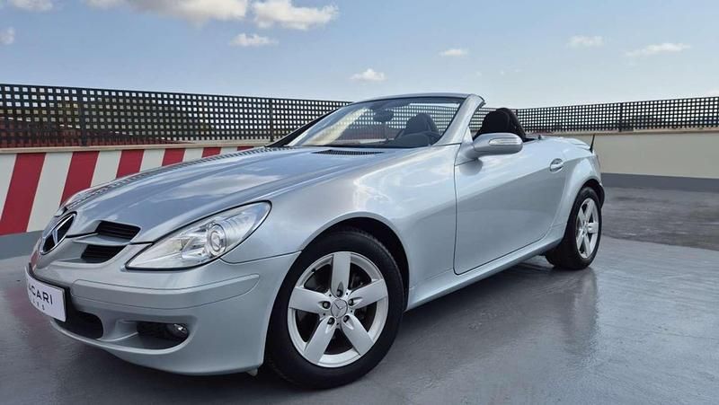 Plateado Usado 2007 Mercedes SLK200 Descapotable | 17.900 € (Caro) - Imagen 1/4