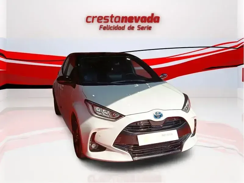 Usado Toyota Yaris Hybrid Edition 115 CV (84 kW) 2022 Blanco