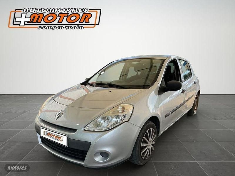 Gris Usado 2012 Renault Clio IV Collection Berlina | 5990 € (Buen precio) - Imagen 1/1