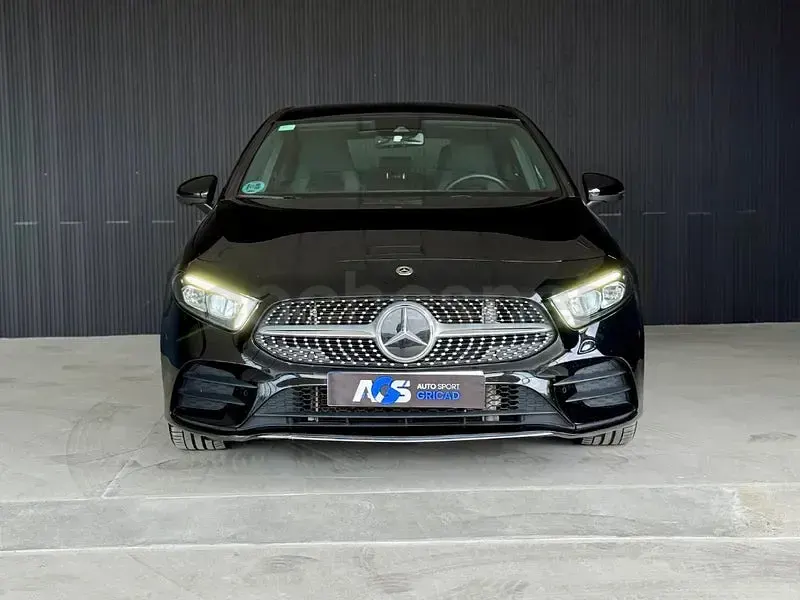 Usado Mercedes A180 136 CV (100 kW) 2020 Negro Berlina