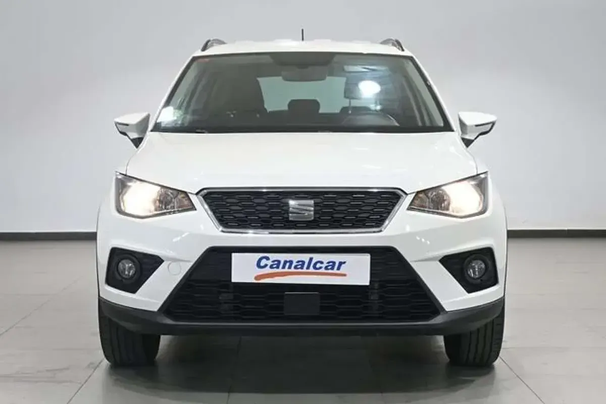 Usado Seat Arona Style 95 CV (69 kW) 2018 Blanco SUV