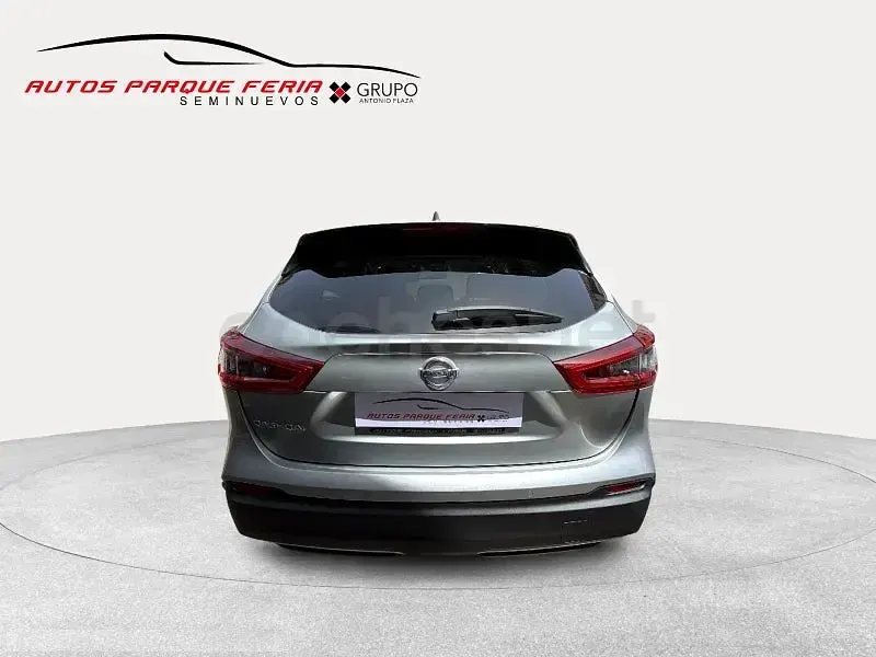 Usado Nissan Qashqai N-Connecta 140 CV (102 kW) 2020 Gris / plata SUV