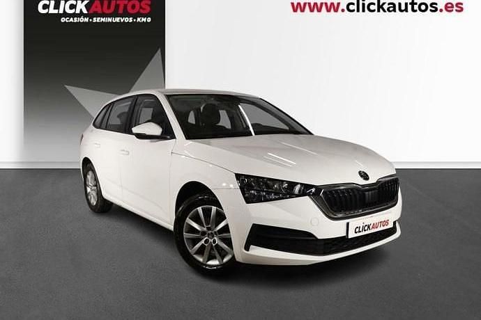 Usado Skoda Scala Active 95 CV (69 kW) 2022 Utilitario