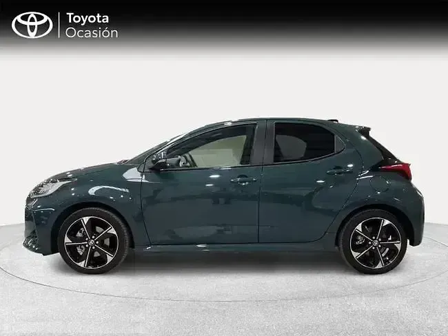 Usado Toyota Yaris Hybrid Style 116 CV (85 kW) 2025 Verde Berlina