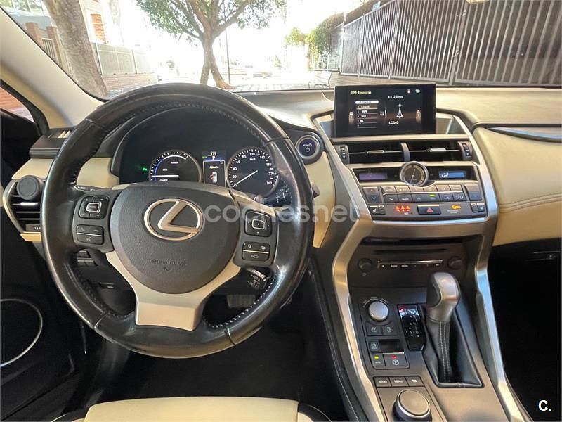 Usado Lexus NX300h Executive Line 197 CV (144 kW) 2015 Negro SUV
