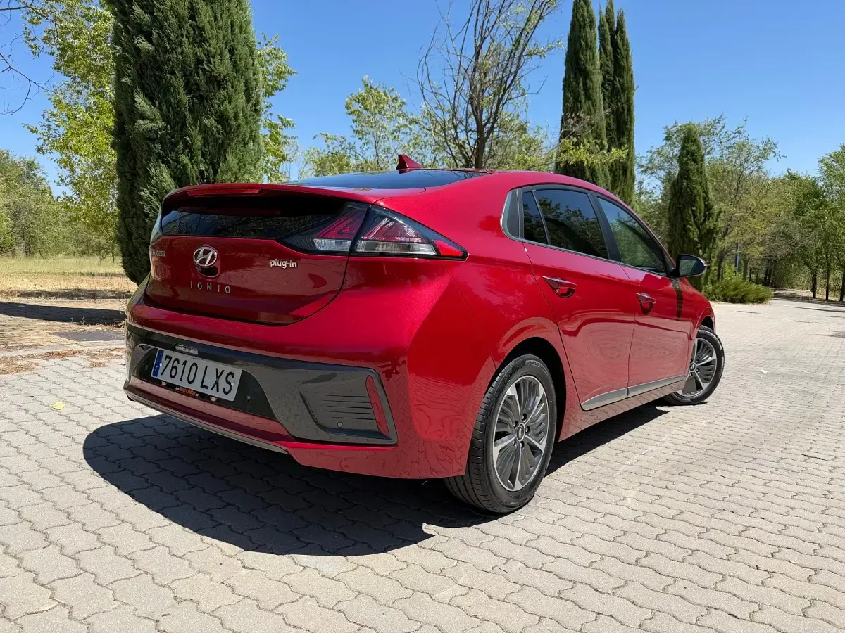 Usado Hyundai Ioniq 141 CV (103 kW) 2022 Rojo Utilitario