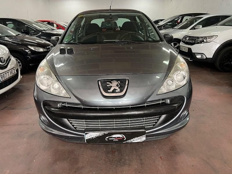 Usado Peugeot 206 75 CV (55 kW) 2010 Gris / plata Berlina